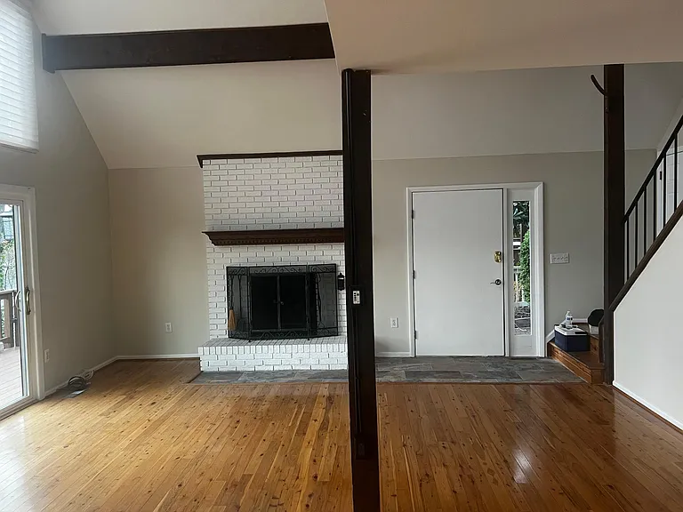 685 Shore Rd — Photo 9