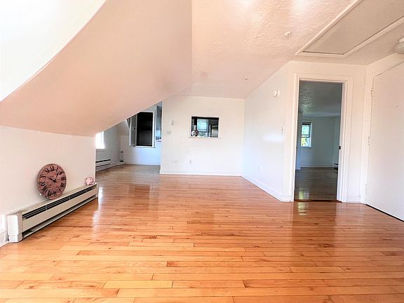 4th image of 92 Elm Ave #3