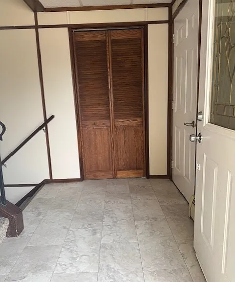 2221 Root St — Photo 2