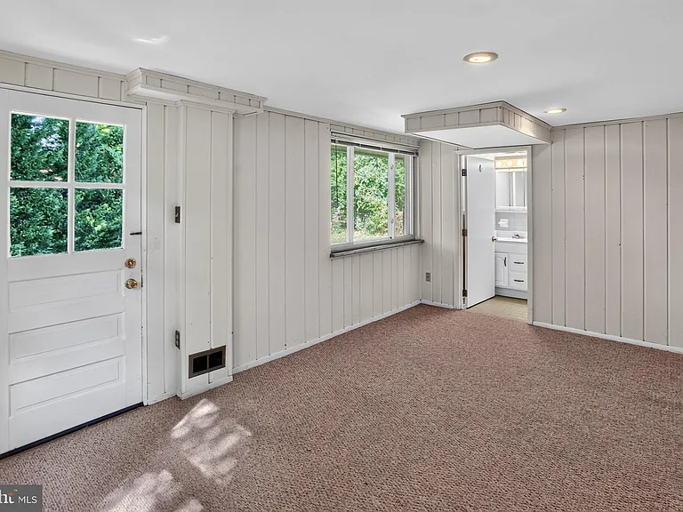 5915 Ryland Dr — Photo 21