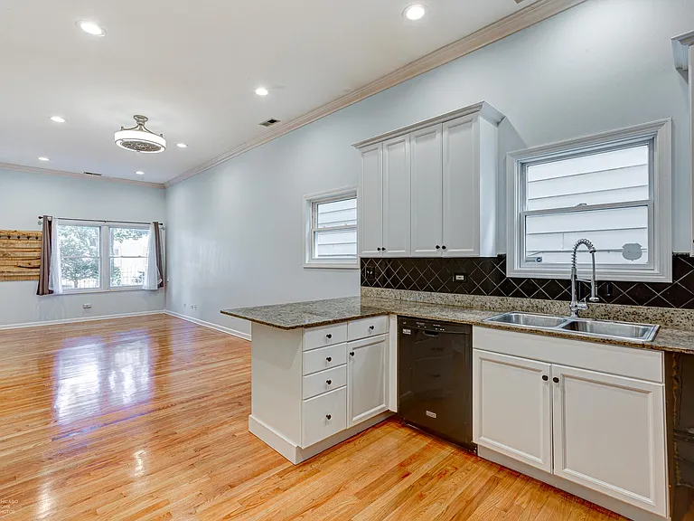 3705 W Palmer St #1 — Photo 9