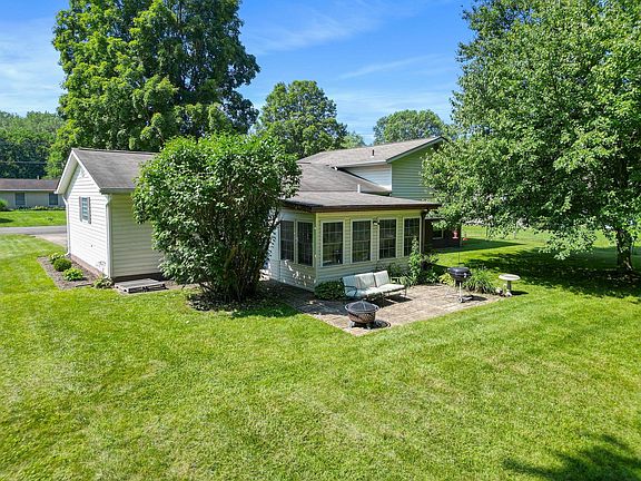 3rd image of 74 Burr Oak Dr SW