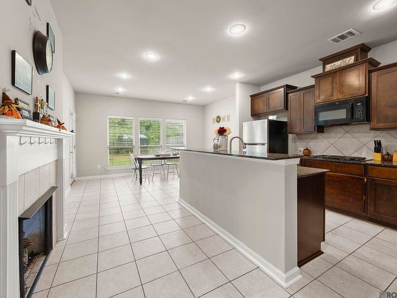 4th image of 6729 Royal Oaks Ct