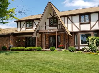 35776 Johnstown Rd, Farmington Hills, MI 48335