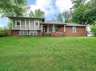 323 E Derby Hills Dr, Derby, KS 67037