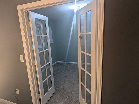 4th image of 661 Ziegler Dr