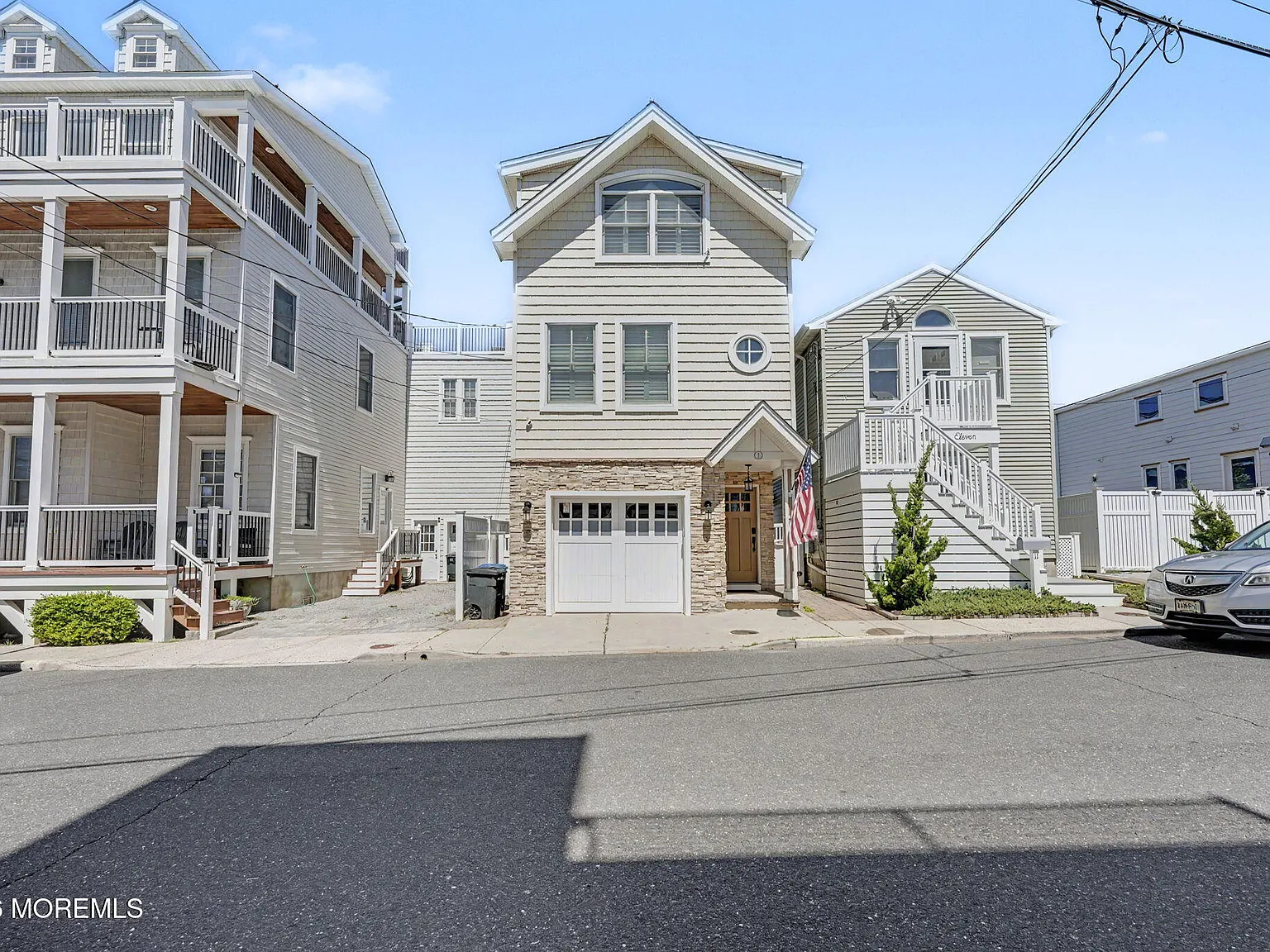 3 bed, 3.5 bath, 1280 sqft, $4,200 — Photo 2
