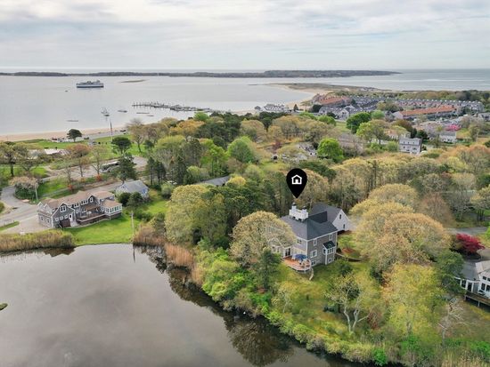 20 Stanley Pl, Barnstable, MA 02630
