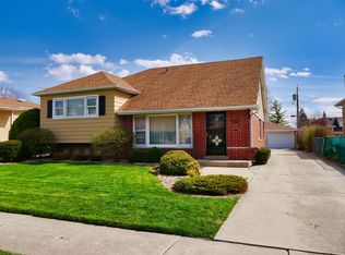 4529 W 99th Pl, Oak Lawn, IL 60453