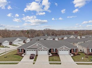 5691 Red Fox Rd, Bettendorf, IA 52722