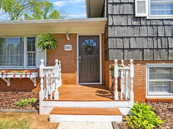 202 Confederate St, Lexington, NC 27295