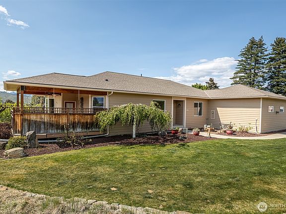 2nd image of 2524 N Astor Avenue