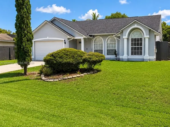 273 SE Whitmore Dr, Port Saint Lucie, FL 34984