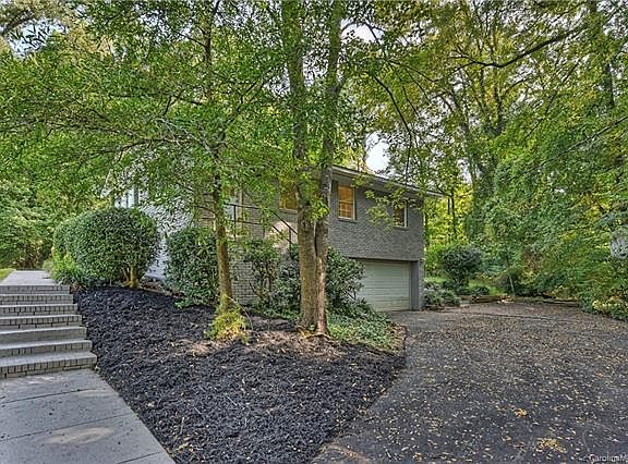 5th image of 327 Sardis Ln