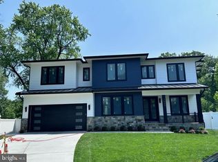 7203 Sonnet Ct, Falls Church, VA 22043