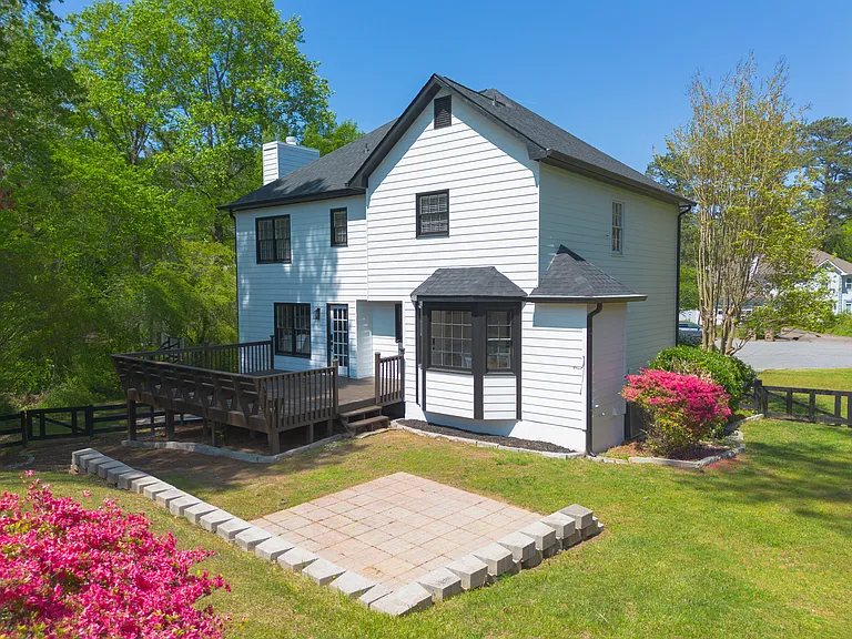 4115 Tanbark Dr NE — Photo 9