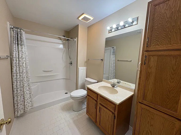 108 Meyer St #7 — Photo 11