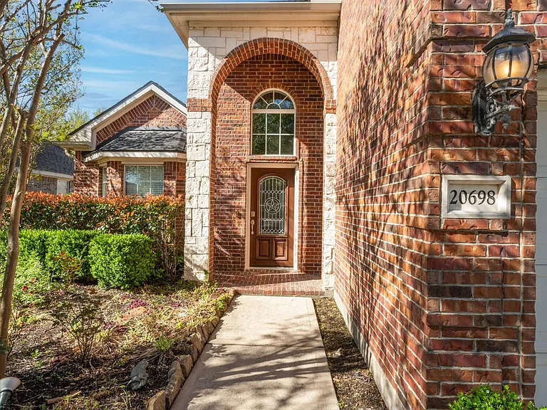 20698 Oakhurst Meadows Dr — Photo 2