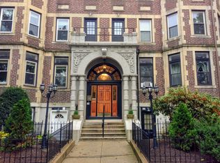 390 Riverway APT 16, Boston, MA 02115