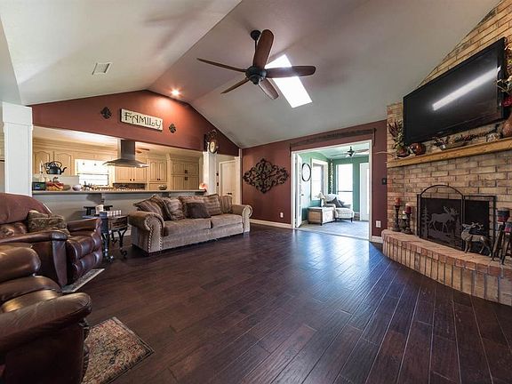 5th image of 2232 Tall Oaks Dr