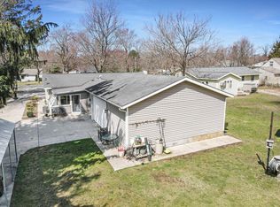 4452 S Sheridan Dr, Muskegon, MI 49444