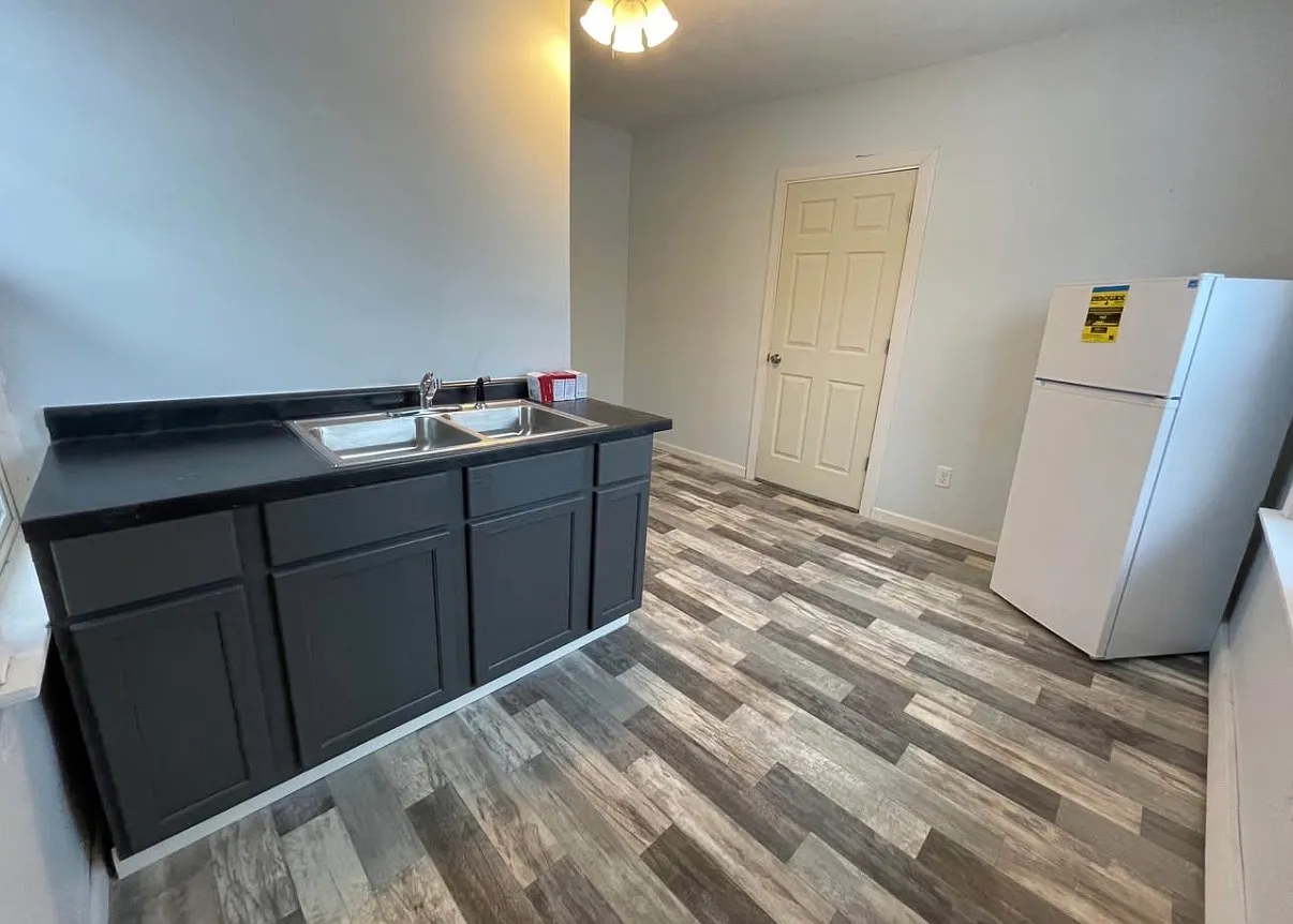 516 West Calvert Street - 2 — Photo 3