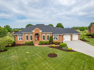 1172 N Fairway Dr, Forest, VA 24551