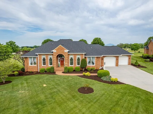 1172 N Fairway Dr, Forest, VA 24551