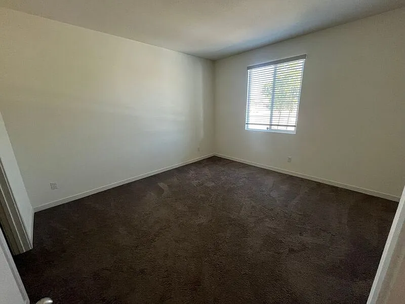4 bed, 3.0 bath, 3053 sqft, $3,795 — Photo 4