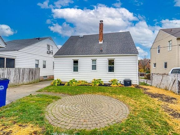 4th image of 2316 Fairdale Ave