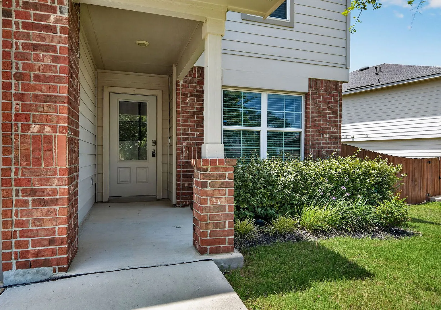 Immaculate 5 Bedroom Home in Langdon Now Available - Realtor Commission: $500 — Photo 4