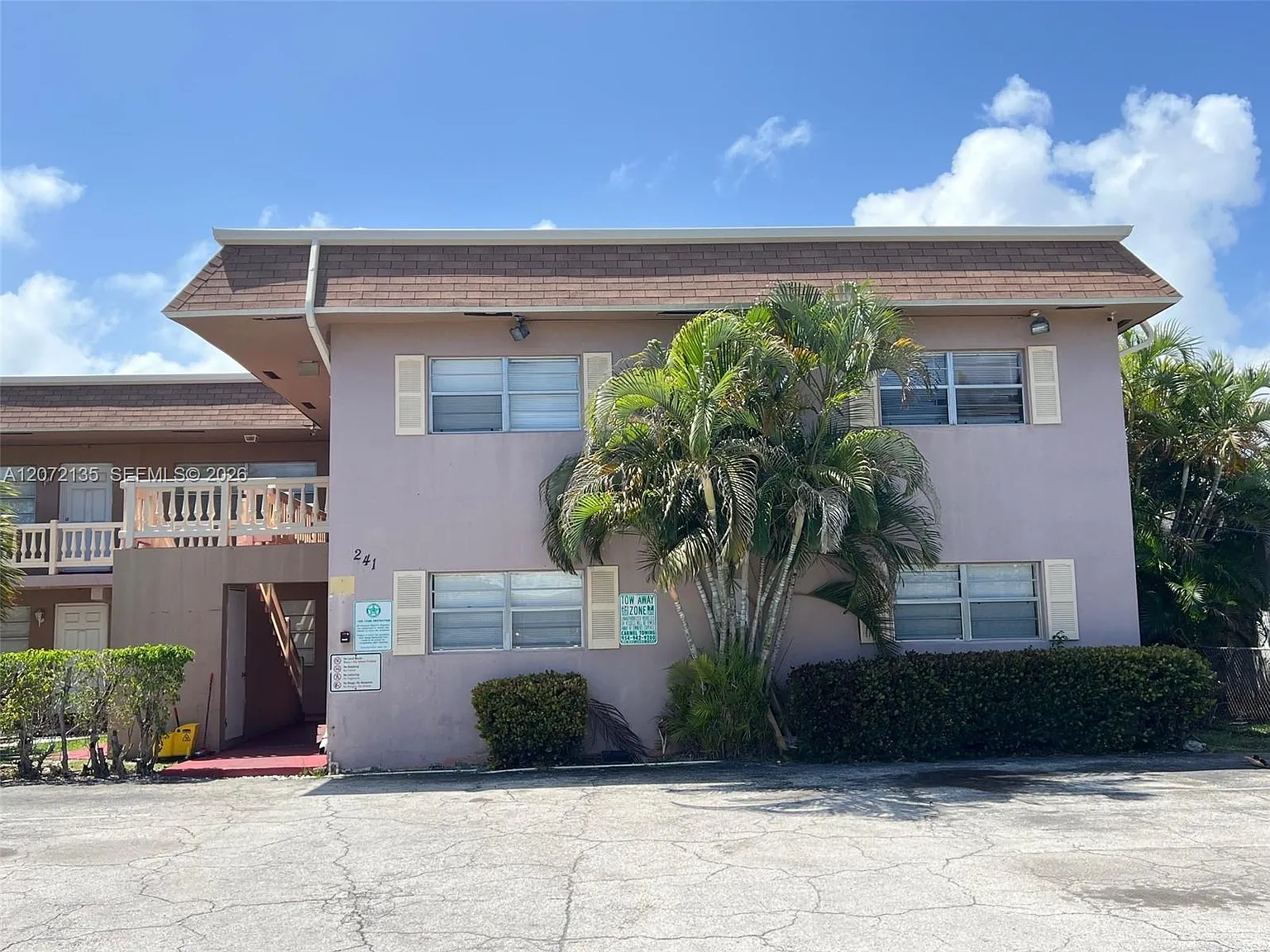 Ocean Drive Estates Condo — Photo 1