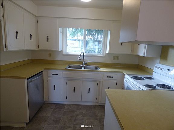 3rd image of 219 W Street SE