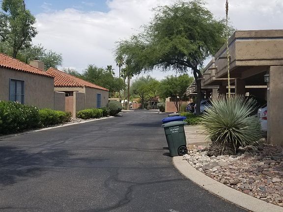 Beautifully landscaped streets.