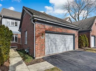 30 Stonehenge Ct, Burr Ridge, IL 60527