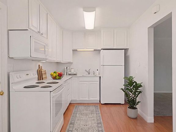 4th image of 227 Evans Ave