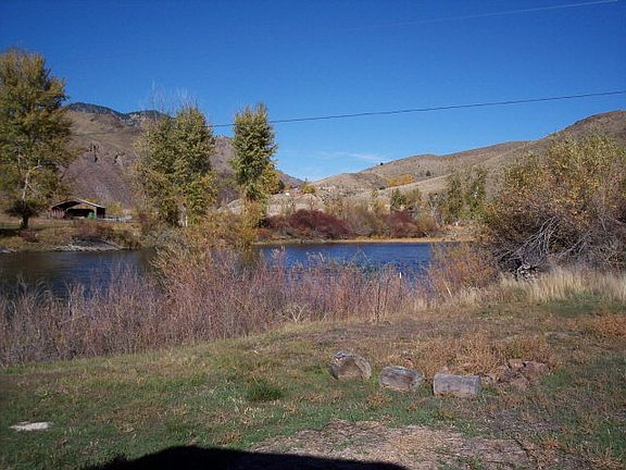 3rd image of 224 N Agate Dr