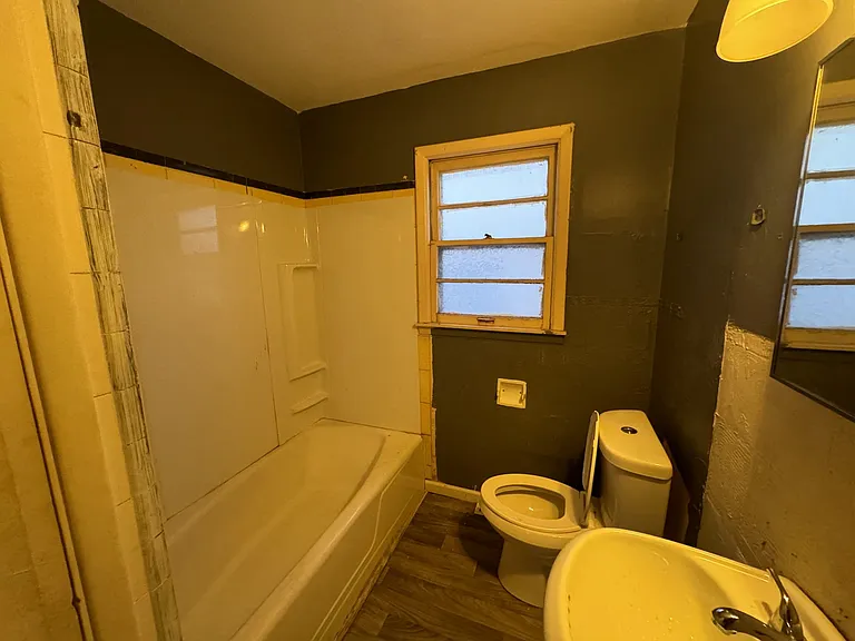 577 E Florida Ave — Photo 16
