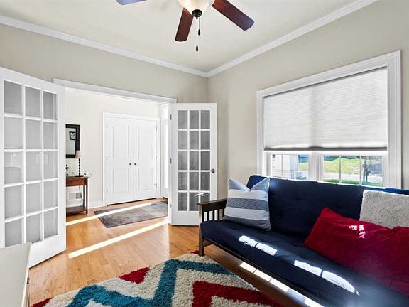 4th image of 14 Carlson Way