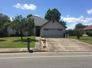 708 Live Oak Ave, Bay City, TX 77414