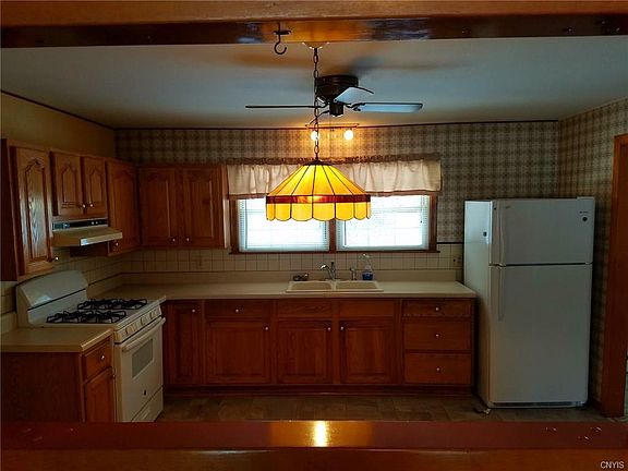 4th image of 715 Wilbain Dr W