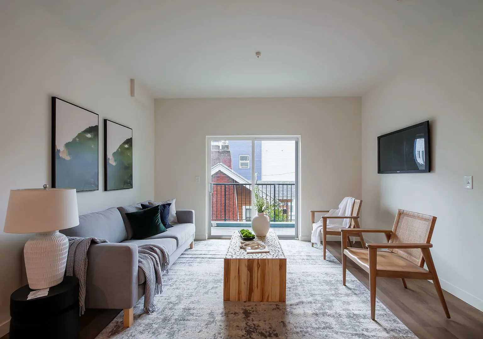 River Park Apartments — Photo 4