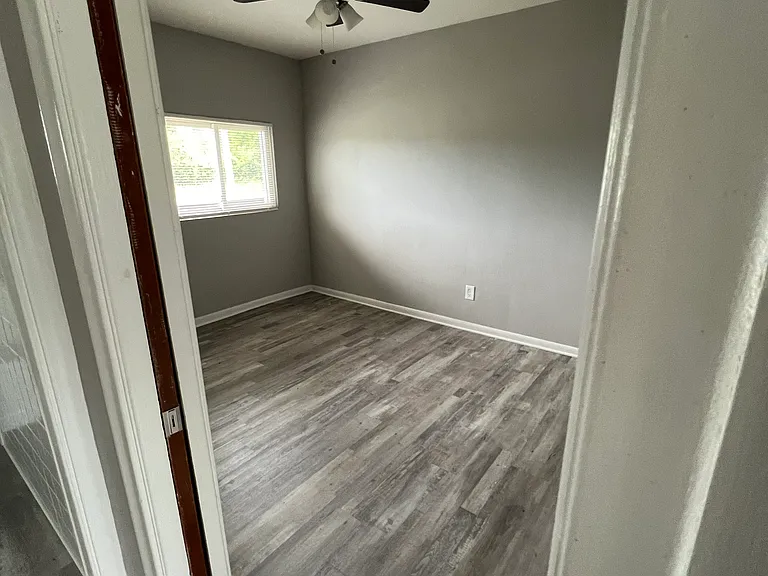 8200 Woodland Shore Dr #4 — Photo 6