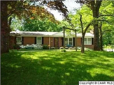 1404 Lester Dr photo 1