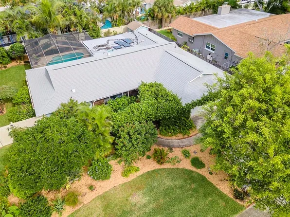 13513 Sorrento Dr, Largo, FL 33774