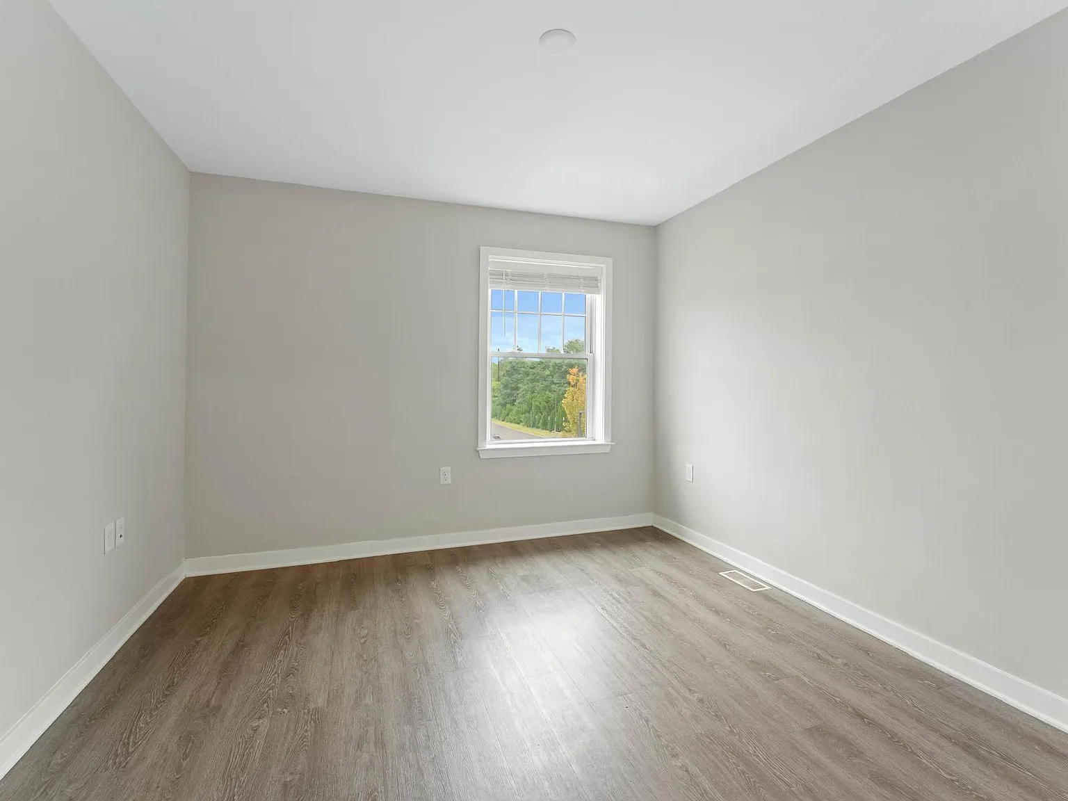 2 bed, 2.5 bath, 1351 sqft, $2,550 — Photo 4
