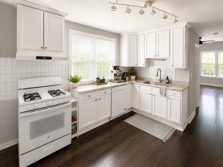 1721 N Artesian Ave #2 — Photo 2