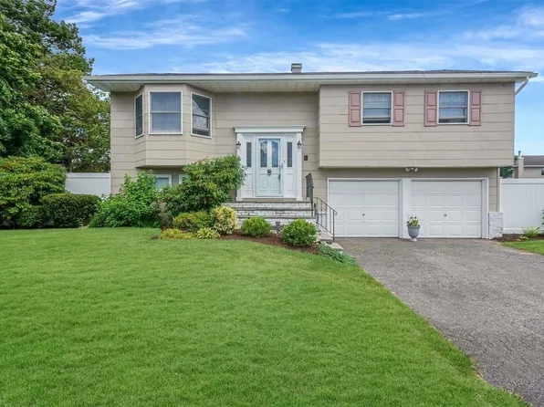 358 Maplewood Street, Islip Terrace, NY 11752