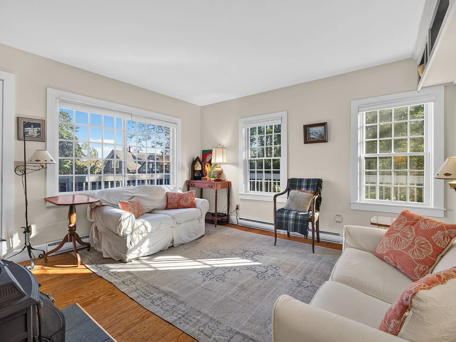 2 bed, 1.5 bath, 1294 sqft, $2,500 — Photo 4
