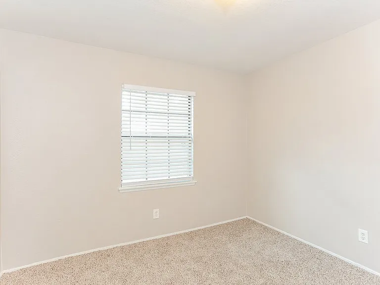 4200 Cranbrook Dr — Photo 13